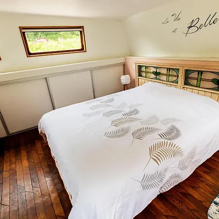 Nuit Insolite A Bord D'une Peniche, 6 Personnes Bergues