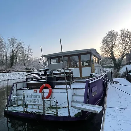 Nuit Insolite A Bord D'une Peniche, 6 Personnes *