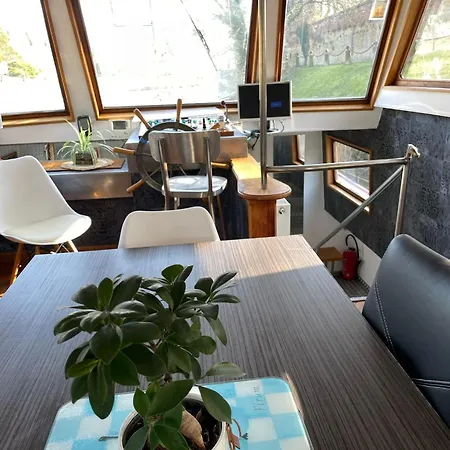 Nuit Insolite A Bord D'une Peniche, 6 Personnes