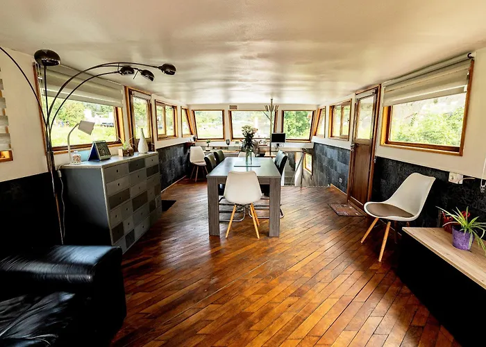 Bateau-hôtel Nuit Insolite à Bord D'une Péniche, 6 Personnes Bergues