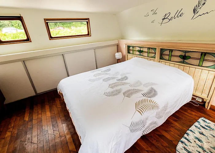 Nuit Insolite à Bord D'une Péniche, 6 Personnes Bergues