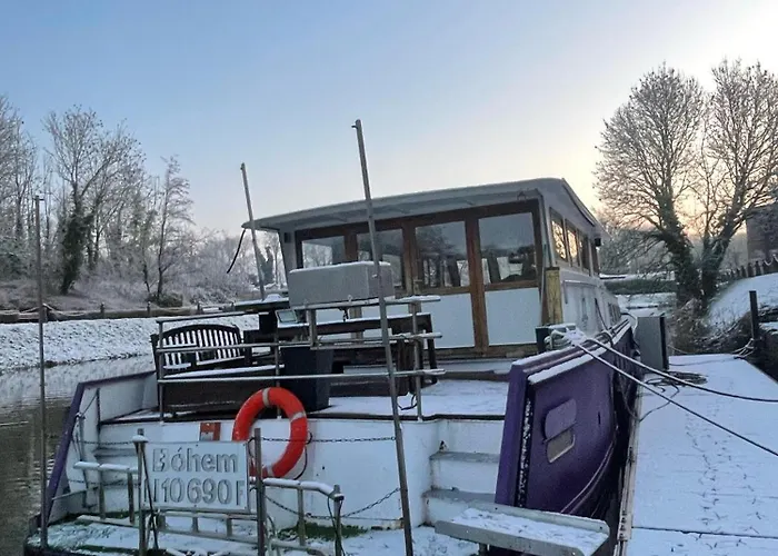 Nuit Insolite à Bord D'une Péniche, 6 Personnes *